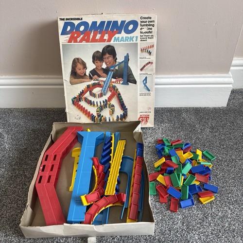 Action domino rally mark - -,