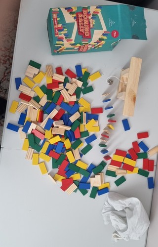 Domino rally - domino,