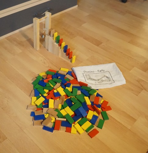 Dominosteine aus holz domino - dominosteine,